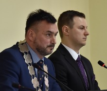 Odwołane Komisje, Sesja bez zmian
