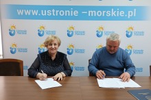 Podpisanie umowy na modernizację boiska sportowego