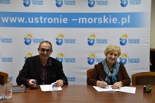 Podpisanie umowy na remont ul. Różanej w Sianożętach