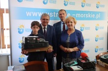 PIERWSI UCZNIOWIE OTRZYMALI JUŻ LAPTOPY
