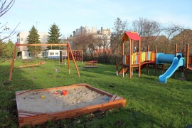 plac zabaw przy ulicy Wiejskiej w Ustroniu Morskim